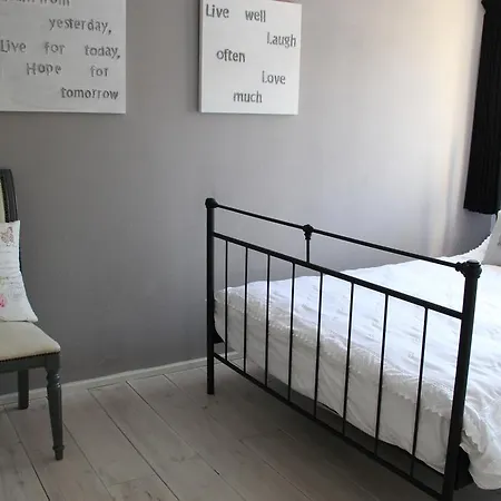 Welterusten...in Langedijk Bed & Breakfast 3*